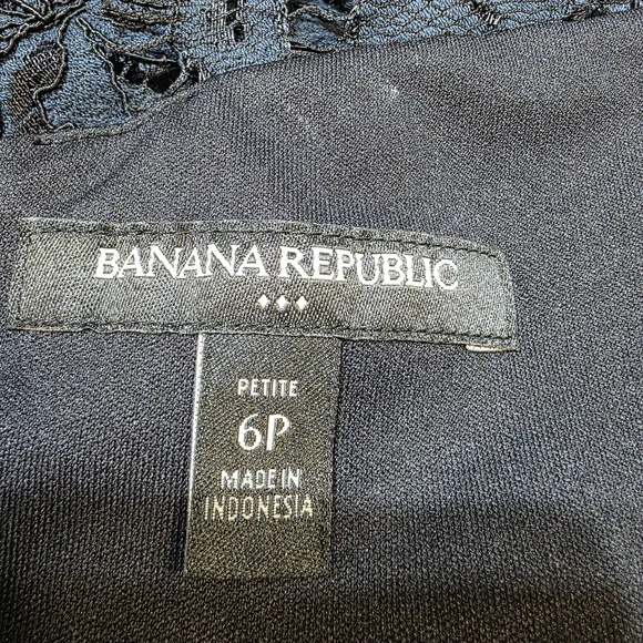 Elegant Black Lace Dress - Picture 4 of 4